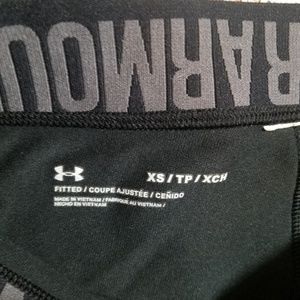 Under Armour Pants - Under Armor Cropped Athletic Leggings Size XS Under Armour Pants - Under Armor Cropped Athletic Leggings Size XS